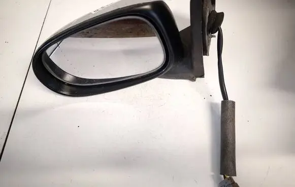 Nissan Almera Tino Front door electric wing mirror e11015541