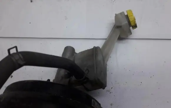 Nissan X-Trail T30 Master brake cylinder 86401716 864-01716