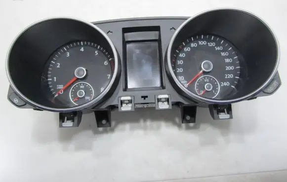 Volkswagen Golf VI Speedometer (instrument cluster) 5K0920860F 0919017005 VDD02409