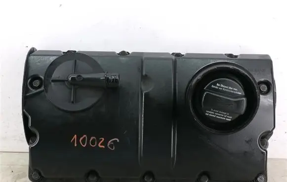 Volkswagen Golf IV Rocker cam cover 038103475R