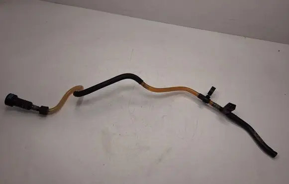 BMW 3 E90 E91 Fuel line/pipe/hose 13537801662