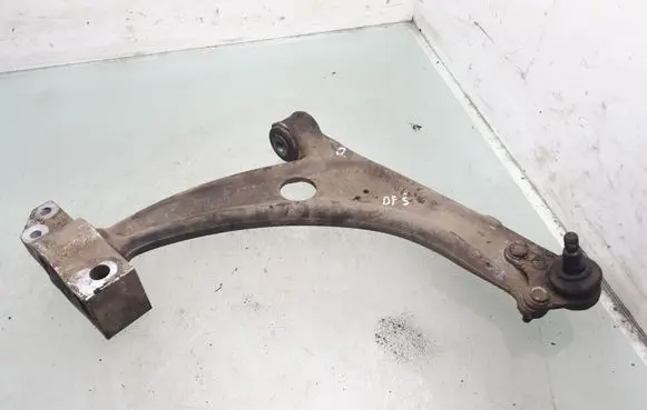 Volkswagen PASSAT B6 Front lower control arm/wishbone 3C0407153B