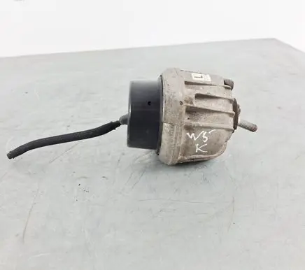 BMW X1 E84 Engine mount bracket 6773742 139811