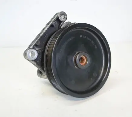 Mercedes-Benz C W204 Power steering pump A0064661501