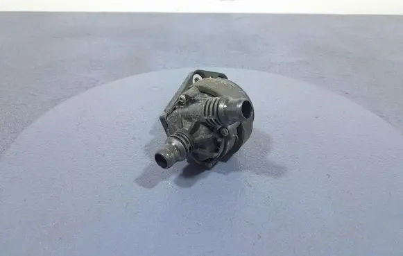BMW X3 E83 Water pump 8474820