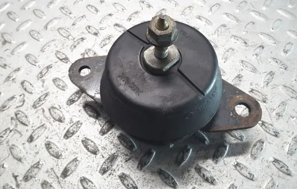 Nissan Leaf I (ZE0) Engine mount bracket TRJ15