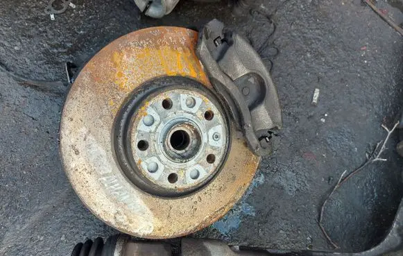 Seat Alhambra (Mk2) Front wheel hub spindle knuckle
