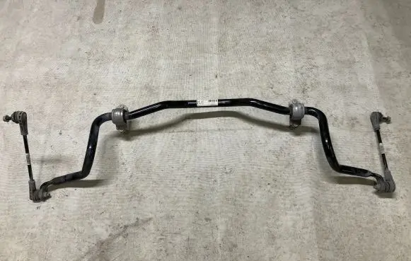 Volvo XC40 Front anti-roll bar/sway bar 31681914