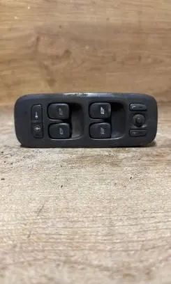 Volvo S60 Electric window control switch 8682949