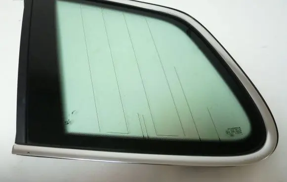 Volkswagen Touareg II Sliding door window/glass 7P6845297