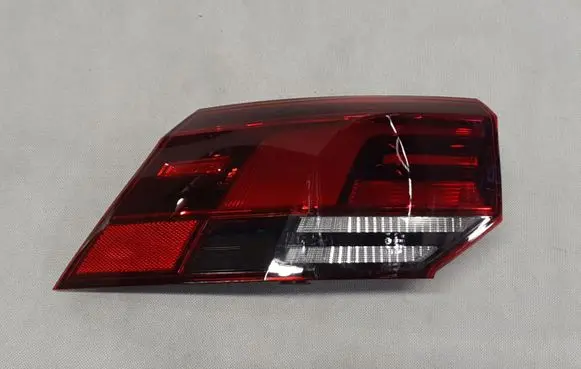 Volkswagen Golf VIII Rear/tail lights 5H0945095