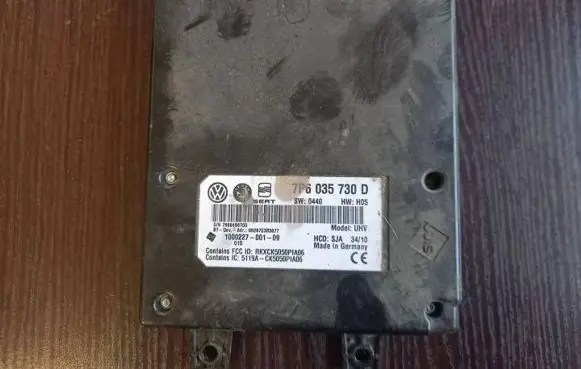 Skoda Octavia Mk2 (1Z) Bluetooth control unit module 7P6035730D 100022700109