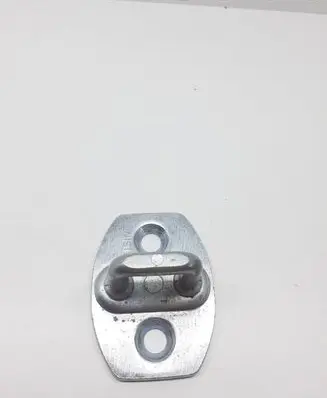 Toyota Avensis T270 Tailgate lock latch AISIN