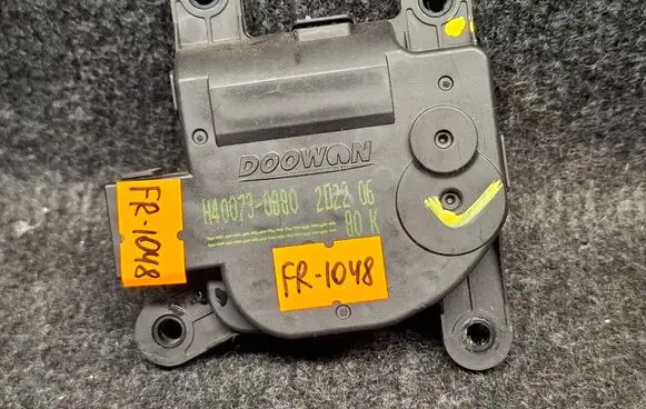 Hyundai i40 Air flap motor/actuator H400730880 H40073-0880