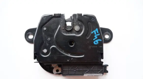 BMW 2 F46 Engine bonnet/hood lock/catch 734852904 7348529 C21132102