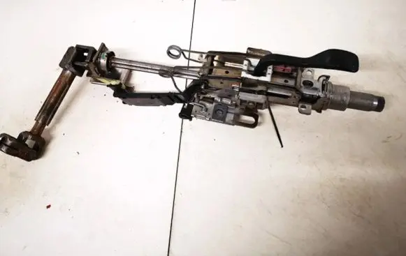 Volkswagen Polo IV 9N3 Steering wheel axle
