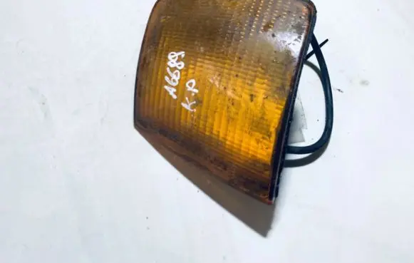 Volkswagen PASSAT B3 Front indicator light 357953049