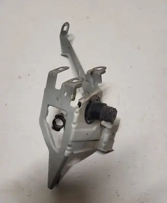 BMW 6 F06 Gran coupe Fender mounting bracket