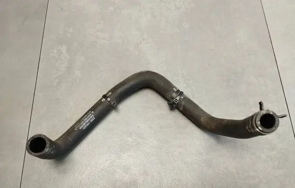 Engine coolant pipe/hose