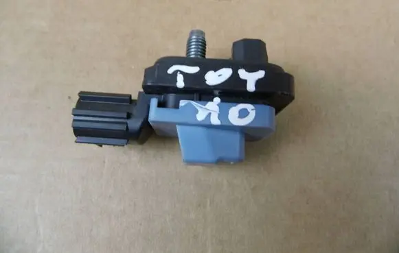 Toyota RAV 4 (XA50) Airbag deployment crash/impact sensor 8983A52011