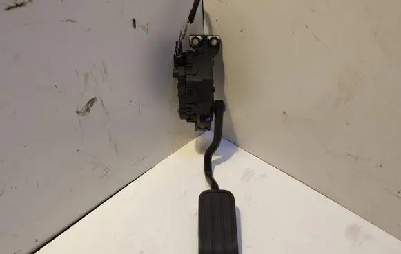 Ford Galaxy Accelerator throttle pedal 7M3721603B YM219F836AA