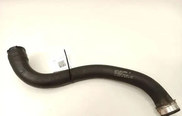 Mercedes-Benz C W204 Engine coolant pipe/hose A2045010582