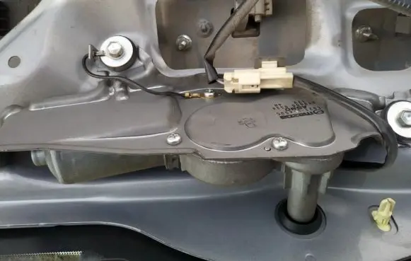 Mazda CX-7 Rear window wiper motor eg2167450c