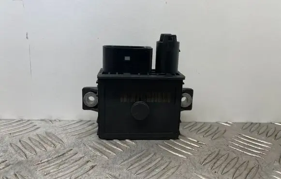 BMW X5 E70 Glow plug pre-heat relay 8591724