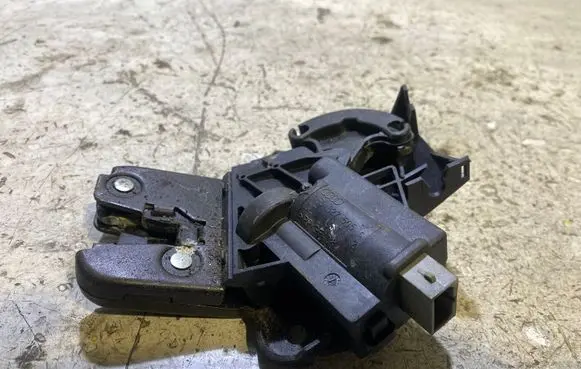 Audi A4 S4 B7 8E 8H Tailgate/trunk/boot lock/catch/latch 4F5827505C