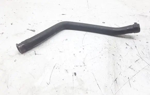 Volkswagen PASSAT B5.5 Engine coolant pipe/hose
