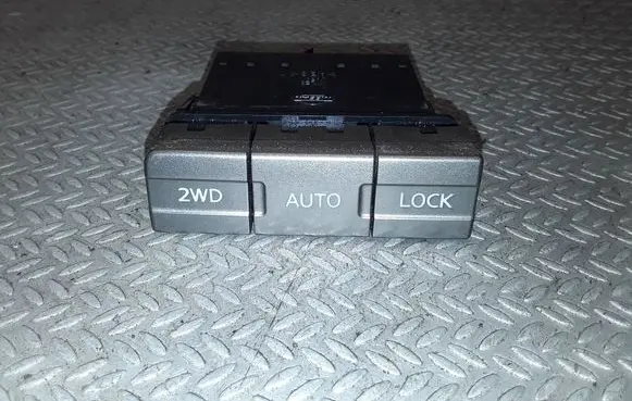 Nissan X-Trail T30 Differential lock switch 