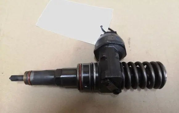 Volkswagen Polo Fuel injector 045130073T