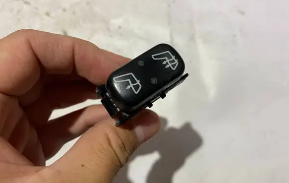 Mercedes-Benz ML W163 Seat heating switch 1638200210 A1638200210