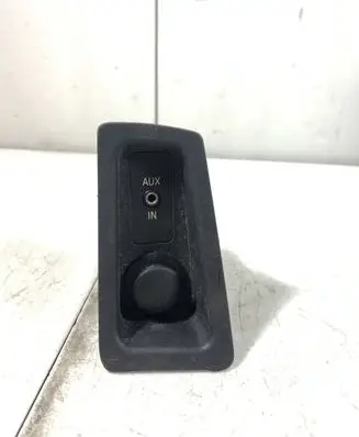 BMW 1 E81 E87 AUX in-socket connector 9110465