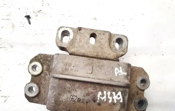 Volkswagen Touran I Engine mount bracket 1k0199555