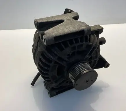 Mercedes-Benz E W211 Generator/alternator A0121549802 0124625019 0121549802