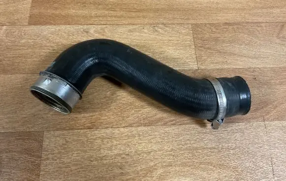 Volkswagen Golf V Intercooler hose/pipe 1k0145832
