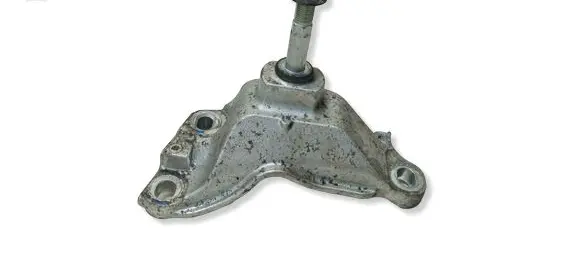 Honda CR-V Engine mounting bracket 