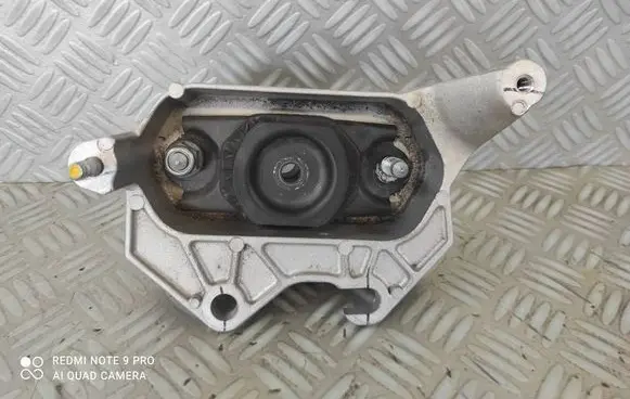 Dacia Sandero III Gearbox mounting bracket 112535643R