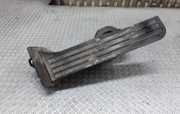 Volkswagen PASSAT B6 Accelerator throttle pedal 1K1721503P