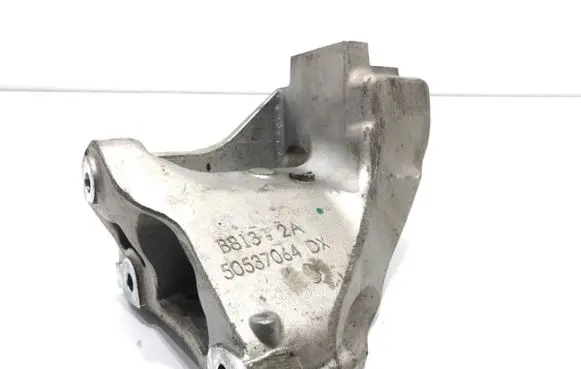 Alfa Romeo Stelvio Engine mounting bracket 50537064