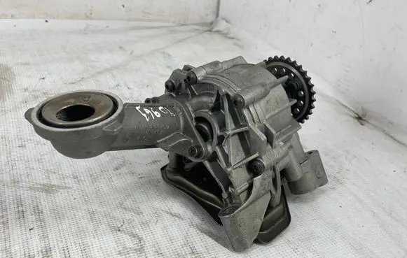 BMW 7 F01 F02 F03 F04 Oil pump 7643256
