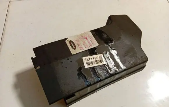 Peugeot 406 Fuse box cover 9634158280