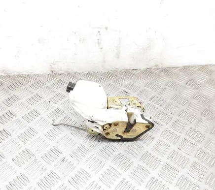 Mitsubishi Pajero Sport I Front door lock