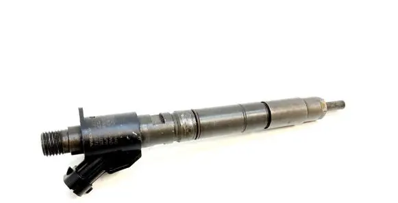 Volvo S60 Fuel injector 31303238