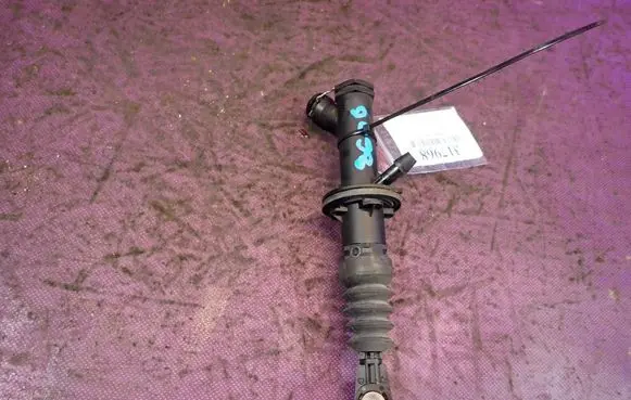 Renault Clio III Clutch master cylinder 8200436139D