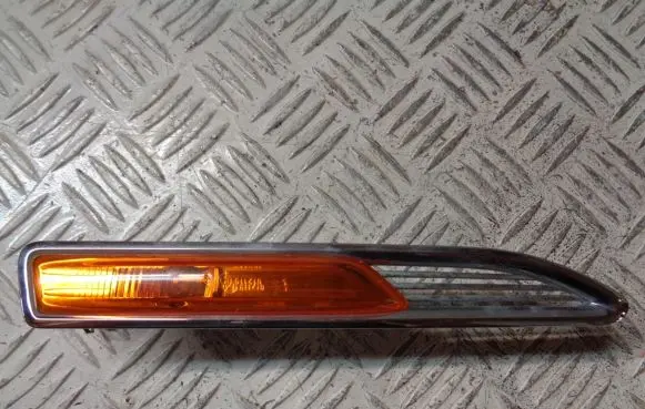 Ford Mondeo MK IV Front fender indicator light 7S7113K354BF