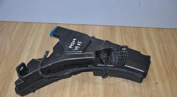 Audi A5 Windshield washer fluid reservoir/tank 8W6955451E
