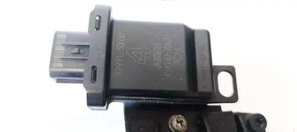 Toyota RAV 4 (XA30) Door control unit/module 8999130050