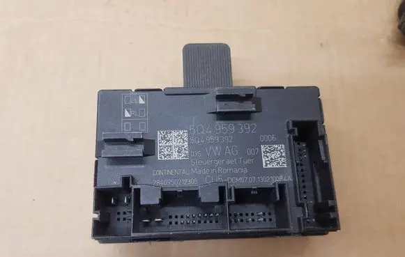 Volkswagen Golf VII Door control unit/module 5Q4959392
